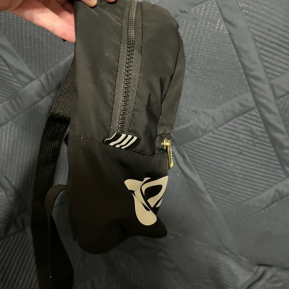 EUC WOMENS ADIDAS BACKPACK 10x10 - Picture 2 of 10